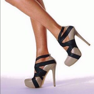 Heels 6.5 and also in 7 brand new in box :)